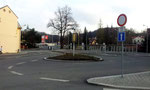 Der neue Busbahnhof   (im Hintergrund Schloß Friedland)
