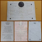 De plaque's aan de forumuur