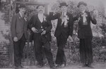 passage conseil en 1918. Le premier à droite est mon oncle Gustave Langbien.