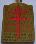 cet insigne de journée liée aux tuberculeux, n'est peut être pas de la journée du 4 février 1917, bien qu'il soit de cette époque.