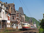 103 235 ist am 09. Juli 2013 mit IC 119 aus Münster in Bacharach unterwegs. Sie wird den Zug bis Stuttgart bringen.