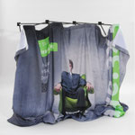 Popup Messewand Stoff gebogen auffalten 2