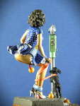 La Fille aux oranges. Figurine métal 75 mm.