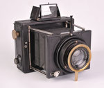 Ernemann Klappkamera für Platten 10x15 cm, Bauzeit zwischen 1920 und 1926, frühe "Reporterkamera".