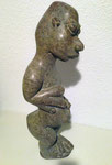 Bernard Matemera: *Dreaming Man*, o.J., Serpentin, Höhe 67 cm