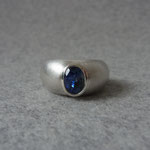 Silberring mit Saphir