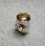 Silberring mit  750er Gelbgoldfassung und Lemonquarz