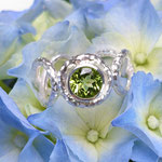 Silberring mit Periot, 395 Eur