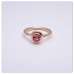 750er Roségoldring mit Spinell, 1085 Euro