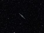 >> 30 Mio. Lichtjahre - Galaxie NGC891 - ihre Seitenlage macht uns für "Sie" unsichtbar (Zone of Avoidance).
