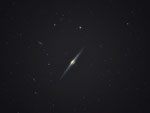 >> 40 Mio Lichtjahre  -  NGC 4565  "die Nadelgalaxie" -  so zeigt sich die Scheibe einer Spiralgalaxie in tadelloser Seitenlage.