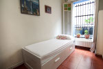 This room can be single... / Esta habitación puede ser simple...
