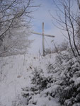 Ein Blick nach vor zum Gipfelkreuz ...