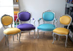 Ensemble de chaises et fauteuils, aérogommage, peinture, tissu Lelièvre Vizir, passepoil double corde.