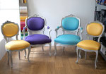 Ensemble de chaises et fauteuils, aérogommage, peinture, tissu Lelièvre Vizir, passepoil double corde.