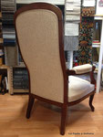 Fauteuil Voltaire : Réfection complète traditionnelle et coussin en rappel du dos