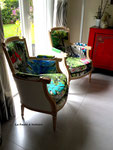 Fauteuils Bergère : couverture avec le tissu Exochic de Christian Lacroix 
