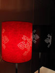 Lampe lézard : Décor au poinçon
