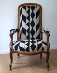Fauteuil Voltaire / Réfection complète traditionnelle , tissu Rush Casal 