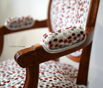 Fauteuil enfant style Louis XVI. Tissu Casal Janeiro Coquelicot