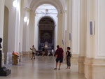 Colonnato della navata centrale