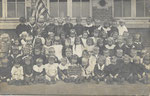 Ath Anonyme [photo-carte, enfants avec pancarte Ville d'Ath Ecole gardienne ...]