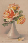 M&B 1962 Vase blanc avec 3 roses abricot, 1 bouton vert