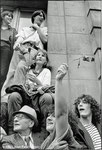 21 mai 1981 - Rue Soufflot - François Mitterrand remonte à pied la rue, en direction du Panthéon