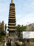 清盛塚の十三重の塔