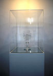 Ohne Gas /Glas, Spiegel, Acrylglashaube, Sockel MDF