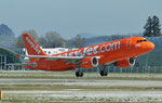 EasyJet Airline *** A 320-214 *** G-EZUI  ( 200th Airbus Livery )