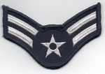 Insignia de aviador de 1ª clase de la Fuerza Aérea de los Estados Unidos.