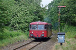 Neben der V 100-bespannten Reichsbahngarnitur kam als zweiter Zug der ehemalige Bundesbahntriebwagen 796 625-0 zum Einsatz. Am 24. Juni 2018 fährt das Fahrzeug von Berthelsdorf nach Brand-Erbisdorf. Foto: Felix Bochmann