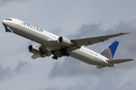 Boeing 767-400 United Airlines N76064