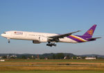 Boeing 777-300 Thai International HS-TKV