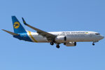 Boeing 737-800 Ukraine International UR-PSH