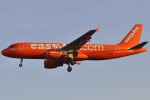 G-EZUI - Airbus A320-214 - EasyJet - 200th Airbus inverted colors livery 