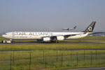 ZS-SNC - Airbus A340-642 - South African Airways - Star Alliance livery