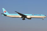 Boeing 777-300 Korean Air HL8210