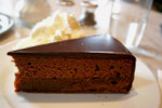 Sachertorte mit Schlag