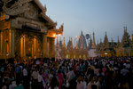 Vollmondfest in der Shwedagon Paya
