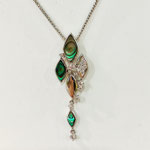 K18WG黒蝶貝・ダイヤペンダント　D：0.22ct　￥208,000（税込）