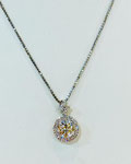 Ptダイヤペンダント　センターD：1.02ct　H・SI－2・VG　メレーD：0.40ct　45cmスライド式チェーン付　￥970,000(税込）