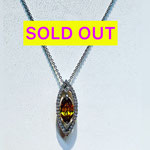 Ptスフェーン・ダイヤペンダント　S：2.76ct　D：045ct　縦：2.8cm　幅：1cm　45cmスライド式トゥインクル付　￥189,000（税込）