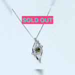 Ptスフェーン・ダイヤペンダント　S：1.17ct　D：0.28ct　スライド式チェーン付　￥220,000（税込）