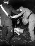 Roma, Giugno 1968 - Manifestante inseguito e pestato da carabinieri e polizia a Campo de Fiori