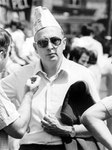 Roma, Luglio 1979 - Giorgio Napolitano con cappello di carta alla manifestazione metalmeccanici