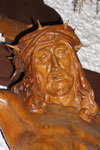 Christus am Kreuz, Altarraum rechts, 0,8 m, Holz lackiert