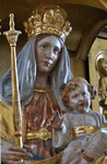 Maria mit Kind, Seitenaltar rechts, 1,5 m, 1922 (Altar von 1930)