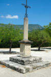 Calvaire de la place Saturnin Rousset. Salomon et Augier sont portés sur le monument aux morts du village. La Picirella parlait de 4 victimes il y en a cinq inscrites sur la plaque. En revanche, La Picirella cite Jiachero qui n'apparait nulle part ni à Sa